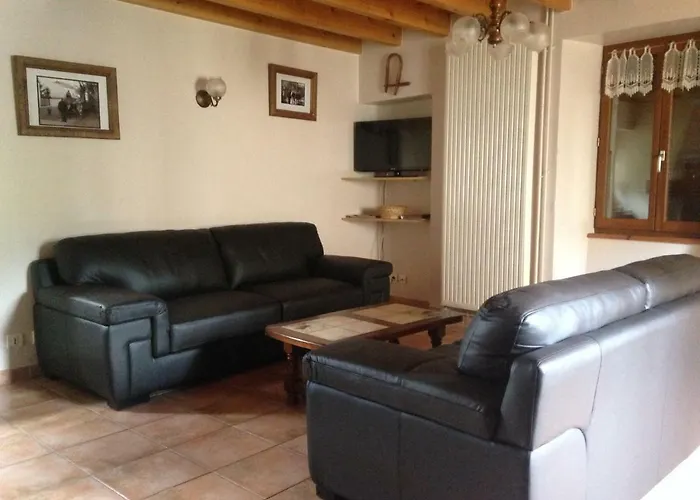 Maison De Caractere En Pierre Cal Blanic